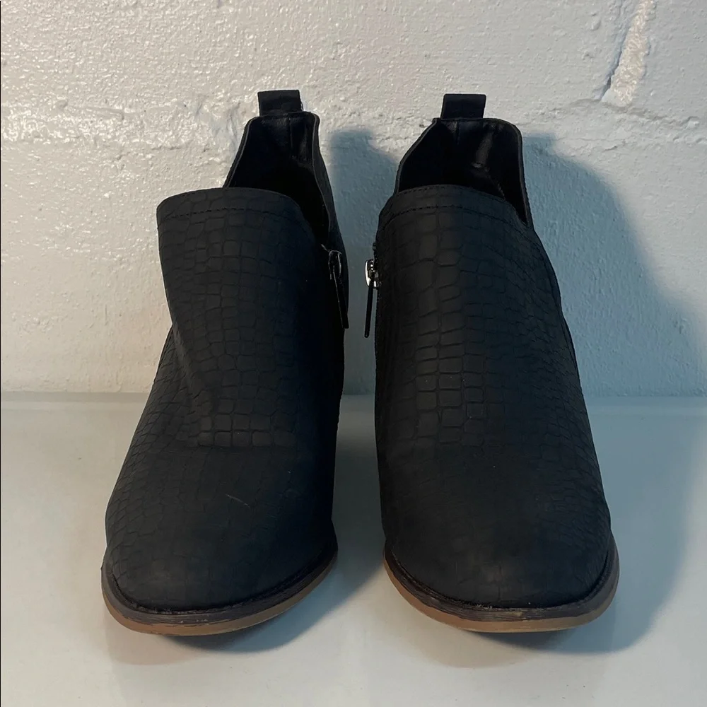 Cloudwalkers Black Faux Crocodile Ankle Boots Trina 9.5W - Picture 2 of 7